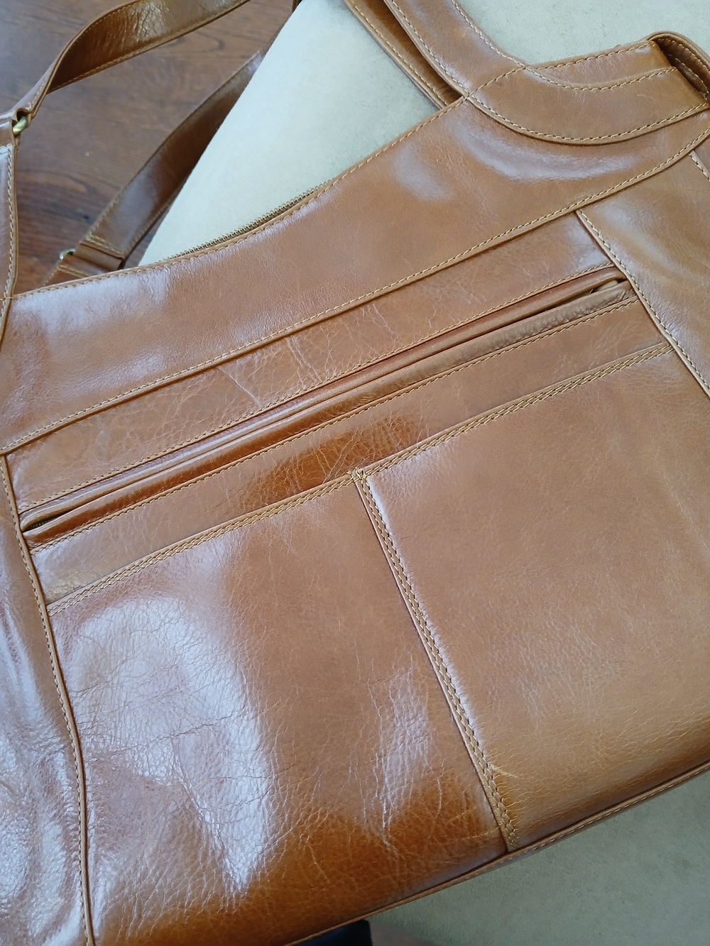 Derek Alexander Classic Tan Leather Shoulder Bag - Picture 7 of 7